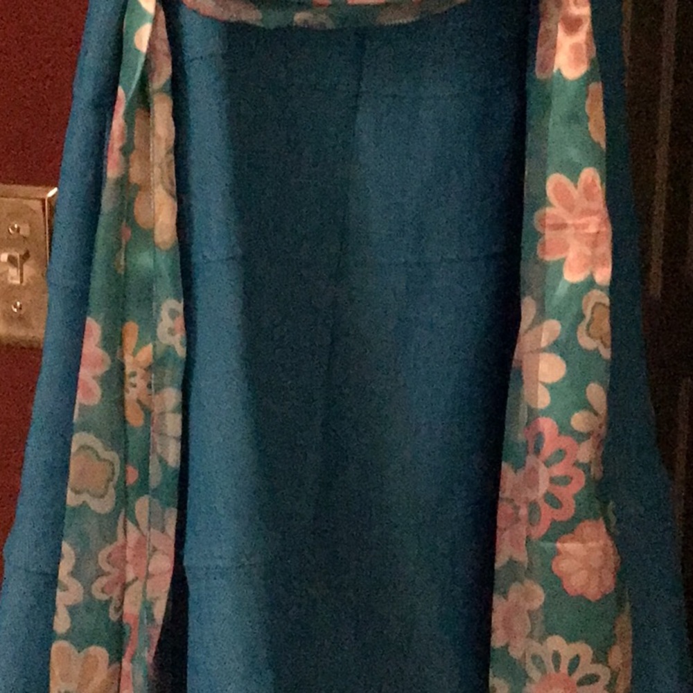 Womenswear - Picture 4 of 5